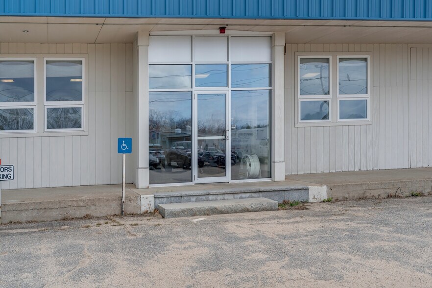 More Photos Of 38 Rainbow Ln, Sanford Warehouse For Sale