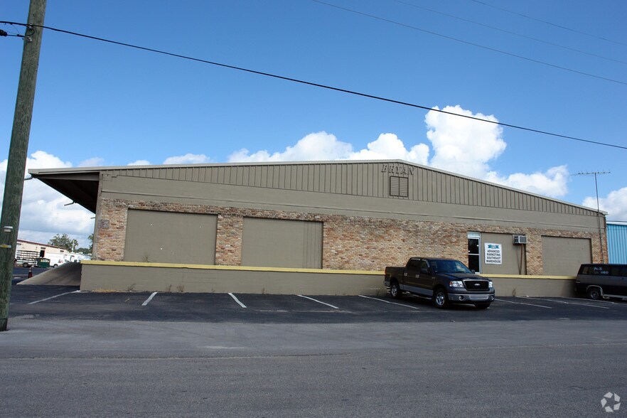 More Photos Of 11-37 NE 16th St, Ocala Warehouse For Lease