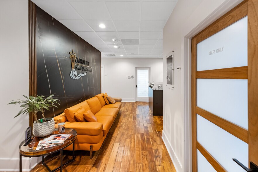 More Photos Of 12870 US Hwy 98, Miramar Beach Showroom For Sale