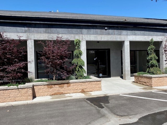 More Photos Of 150 Mountain Way Dr, Orem Showroom For Lease