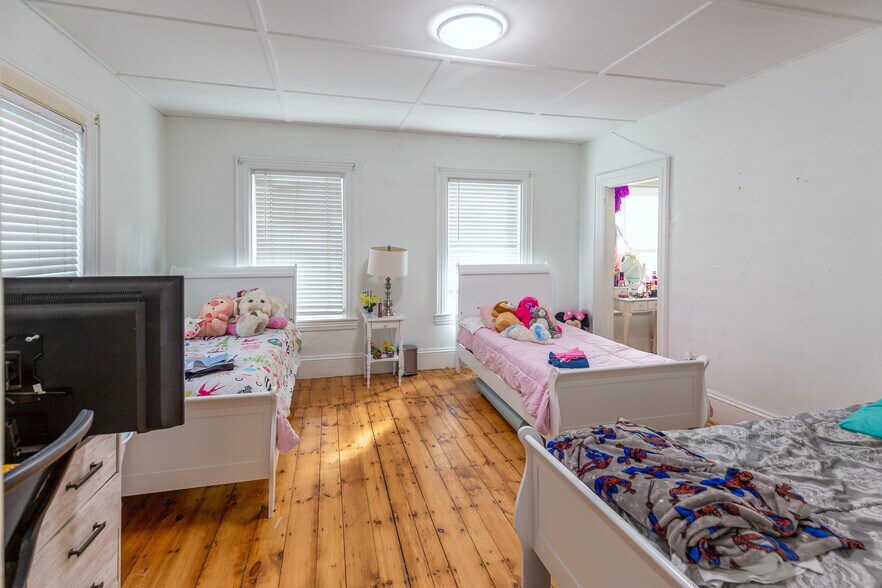 More Photos Of 211 Court St, Plymouth Apartments For Sale