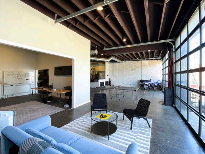 More Photos Of , Saint Louis Office For Sale