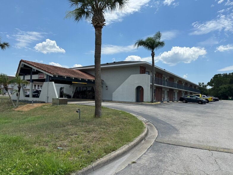 More Photos Of 4700 W Irlo Bronson Memorial Hwy, Kissimmee Hotel For Sale