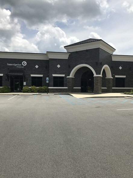 Primary Photo Of 947 E Main St, Lexington Office For Lease