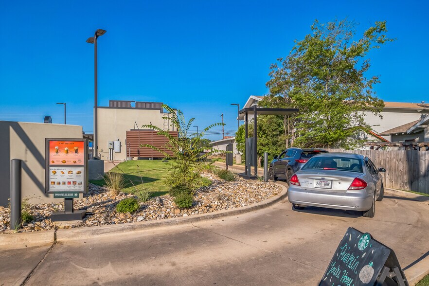 More Photos Of 598 S Jackson St, Jacksonville Restaurant For Sale