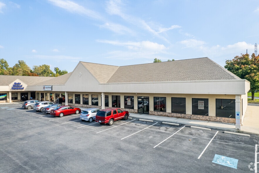 More Photos Of 10 Wingco Ln, Reading Storefront Retail Office For Lease