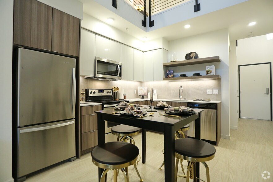 More Photos Of 910 John St, Seattle Apartments For Lease