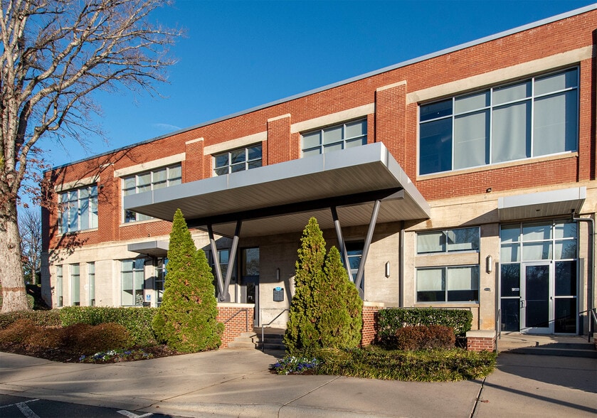 More Photos Of 2459 Wilkinson Blvd, Charlotte Loft Creative Space For Lease