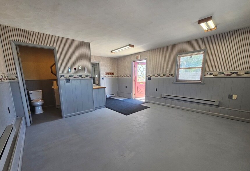 More Photos Of 97 East Ave, Newark General Retail For Sale