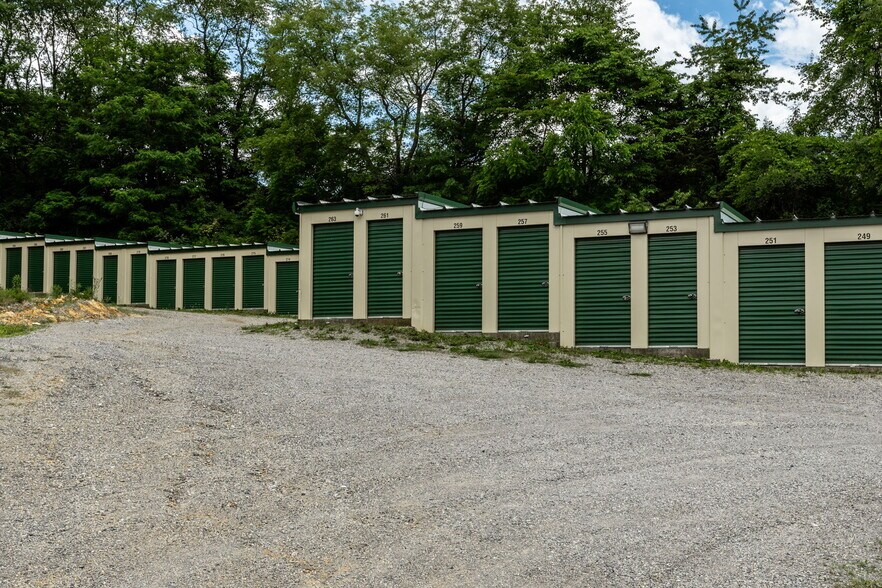 More Photos Of 1614 N Valley Pike, Rockingham Self Storage For Sale