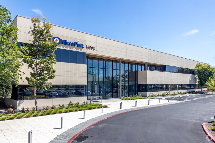 More Photos Of 16802 Aston St, Irvine Research And Development For Lease