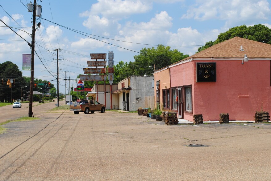 More Photos Of 2600 Medgar Evers Blvd, Jackson Auto Repair For Sale
