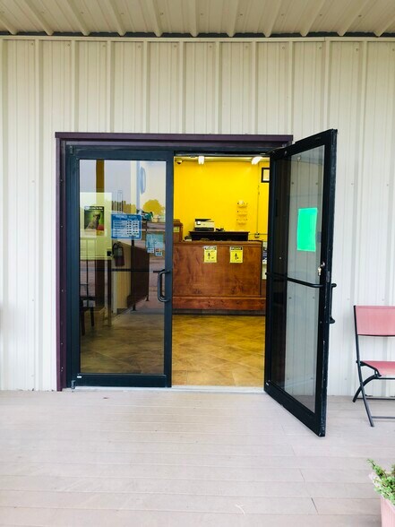 More Photos Of 36161 W Highway 51, Mannford Service For Sale