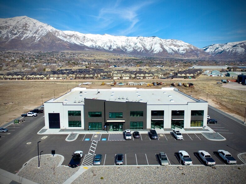 More Photos Of 2724 N Rulon White Blvd, Pleasant View Warehouse For Lease