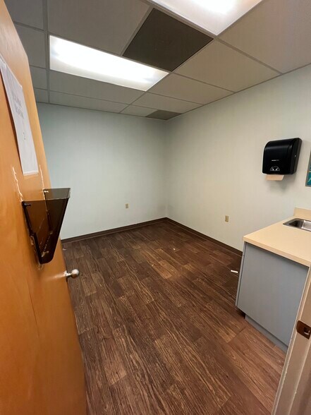 More Photos Of 3550 University Blvd S, Jacksonville Medical For Lease