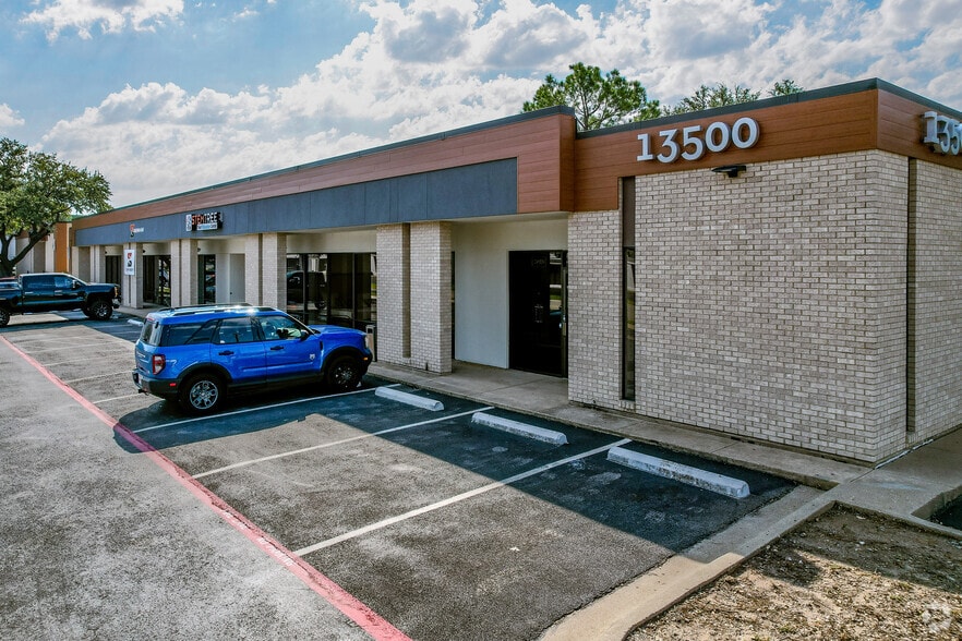 More Photos Of 13500 Midway Rd, Farmers Branch Unknown For Lease