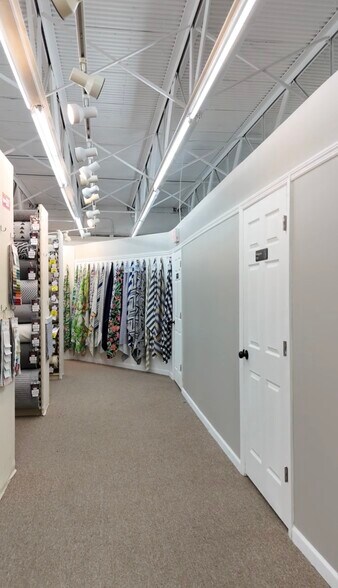 More Photos Of 202 Old Federal Hwy, Hallandale Beach Freestanding For Lease