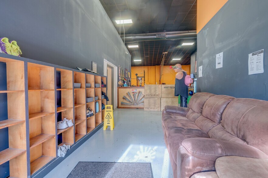 More Photos Of 1056 E Trinity Ln, Nashville Storefront Retail Office For Lease