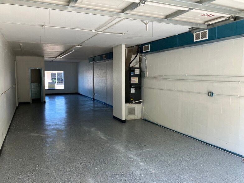 More Photos Of 12691-12695 Mcgregor Blvd, Fort Myers Unknown For Lease