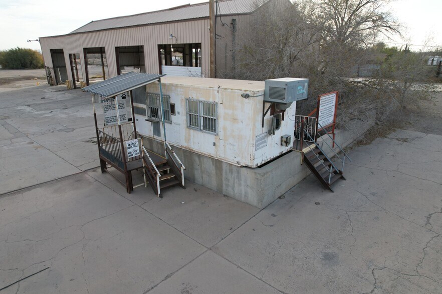 More Photos Of 266 Horizon Blvd, Socorro Warehouse For Sale