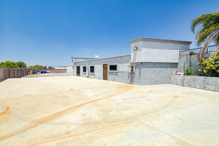 More Photos Of , Santa Clarita Office For Sale