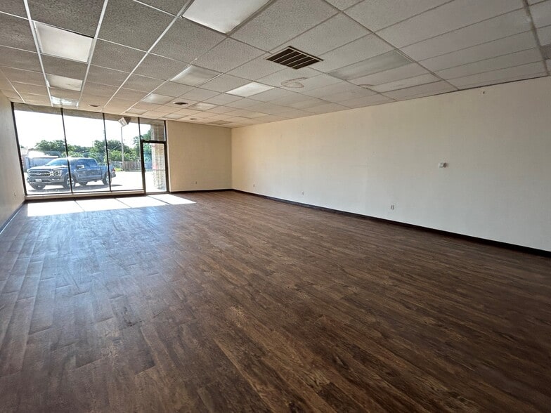More Photos Of 3410-3454 S Western St, Amarillo Storefront For Lease