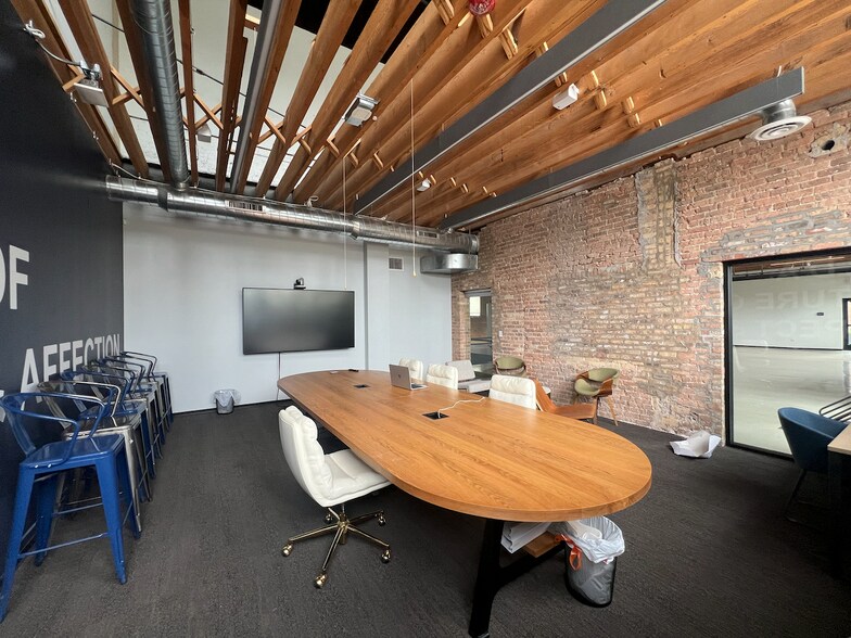 More Photos Of 2901 W Lawrence Ave, Chicago Flex For Lease