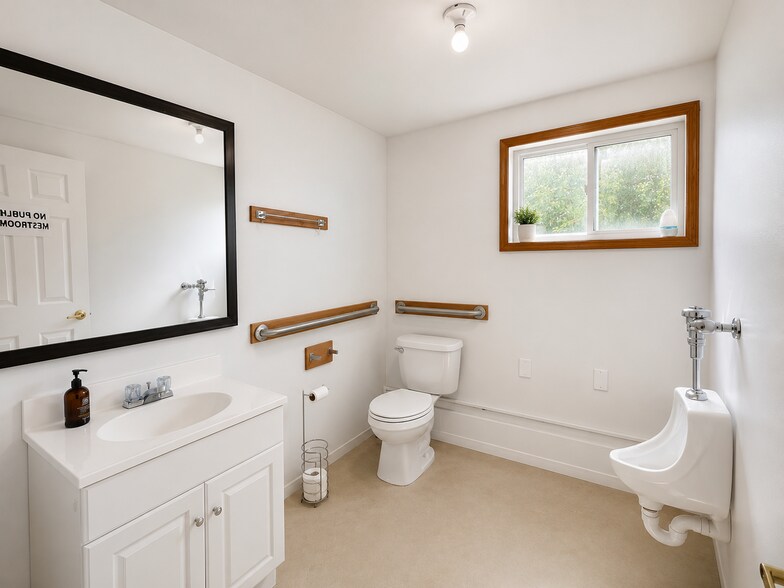 More Photos Of 10285 US-60, Irvington Freestanding For Sale