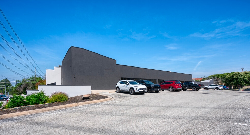 More Photos Of 8637 Fredericksburg Rd, San Antonio Storefront Retail Office For Lease