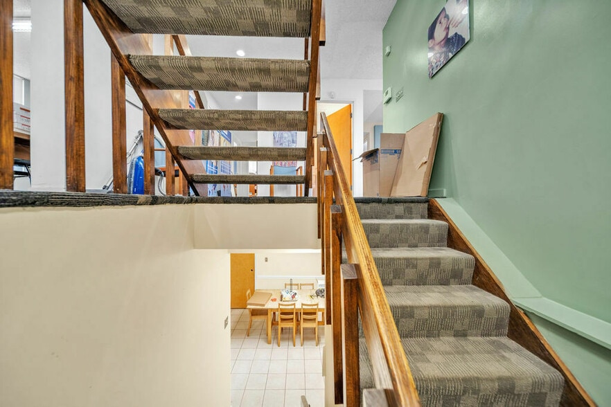 More Photos Of 10801 Connecticut Ave, Kensington Office For Sale