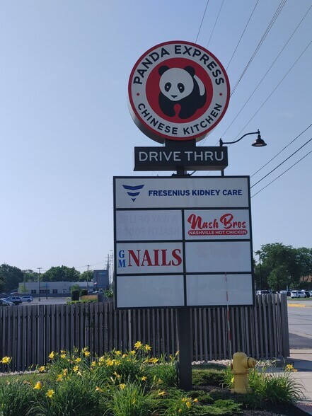 More Photos Of 9347 N Milwaukee Ave, Niles Unknown For Lease