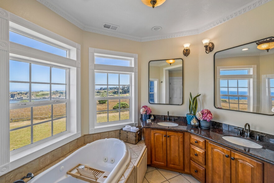 More Photos Of 19351 Del Mar Dr, Fort Bragg Specialty For Sale