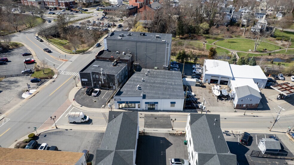 More Photos Of 10 Water St, Plymouth Apartments For Sale