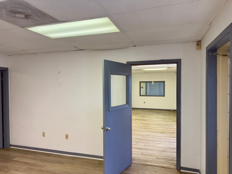 More Photos Of 3885 N Palafox Hwy, Pensacola Warehouse For Lease