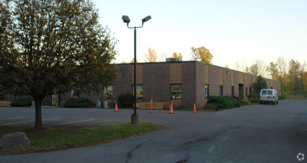 More Photos Of 320 Gateway Park Dr, North Syracuse Flex For Sale