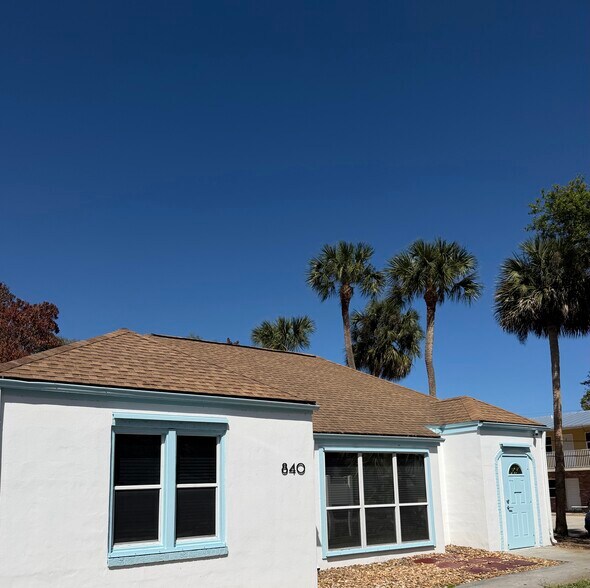 More Photos Of 840 19th St, Vero Beach Office Residential For Lease