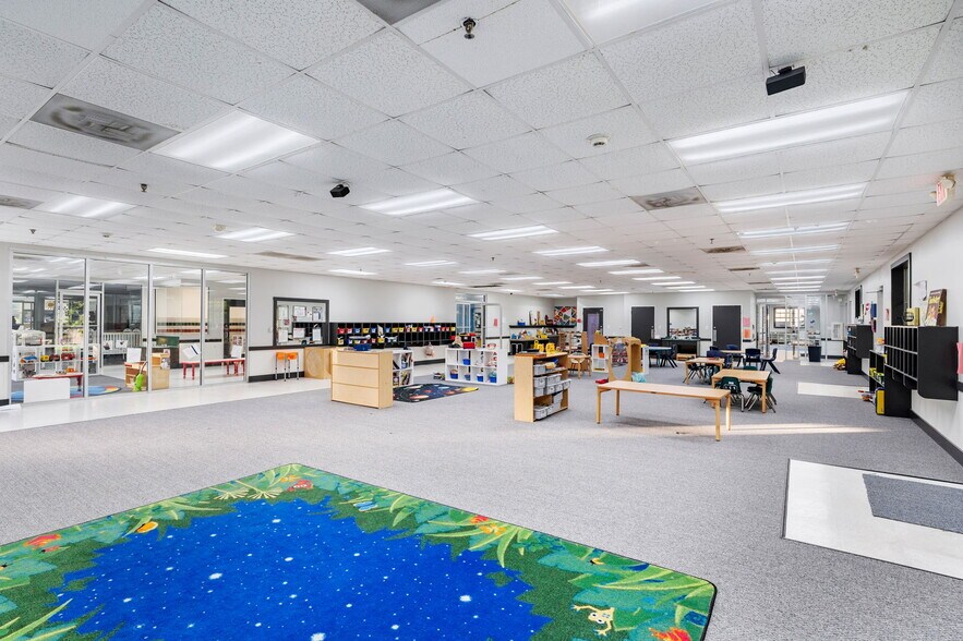 More Photos Of 10002 Camino Bandera, San Antonio Daycare Center For Sale