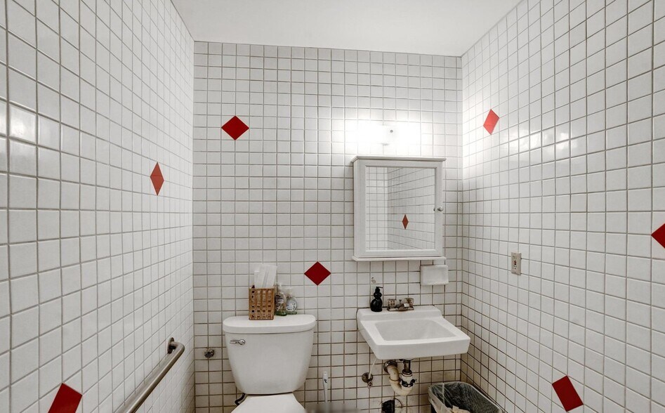 More Photos Of 10269 NW 46th St, Sunrise Light Distribution For Sale
