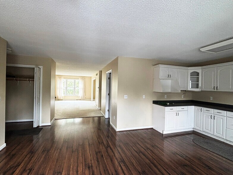 More Photos Of 3640 Clinton St, Buffalo Freestanding For Sale