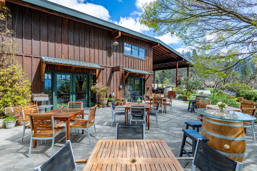 More Photos Of 818 Slagle Creek Rd, Grants Pass Winery Vineyard For Sale
