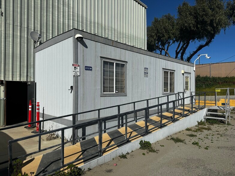 More Photos Of 151-161 Airport Rd, King City Warehouse For Sale