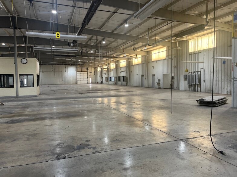 More Photos Of 6625 W Wilshire Blvd, Oklahoma City Manufacturing For Lease