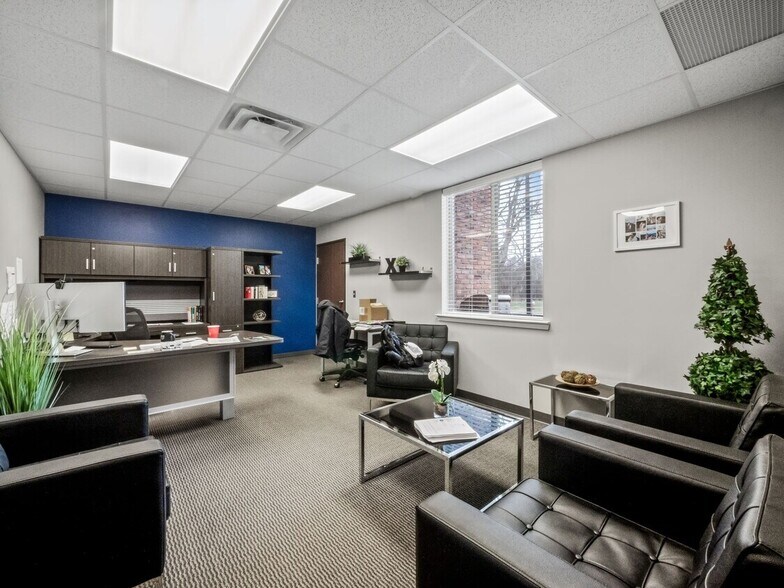 More Photos Of 38765-38795 Mound Rd, Sterling Heights Medical For Lease