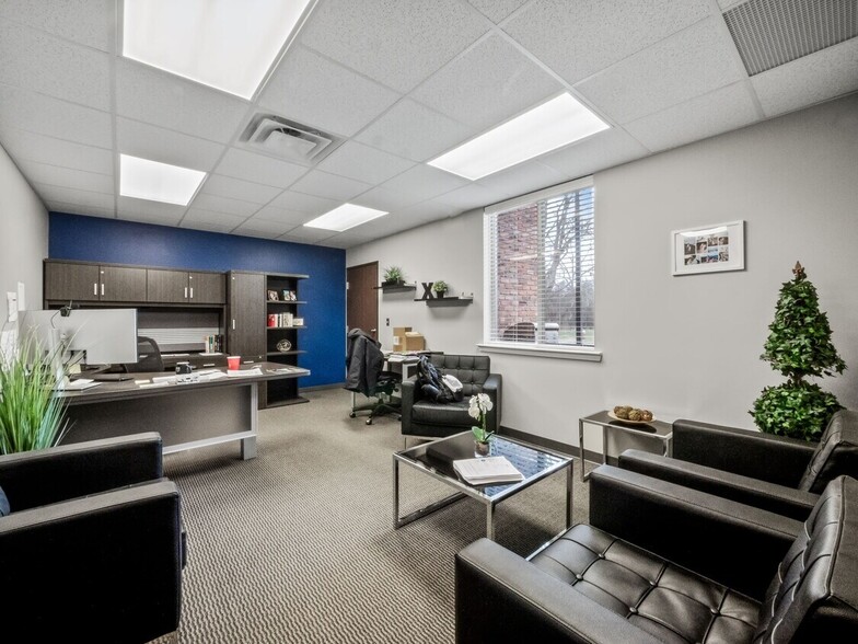 More Photos Of 38765-38795 Mound Rd, Sterling Heights Medical For Lease