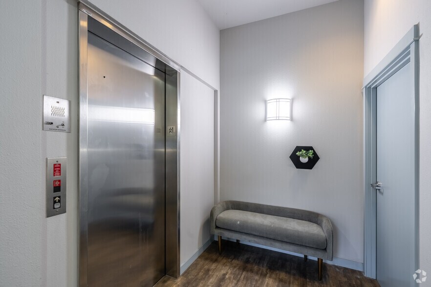 More Photos Of 4759-4779 Lynwood Center Rd NE, Bainbridge Island Apartments For Lease