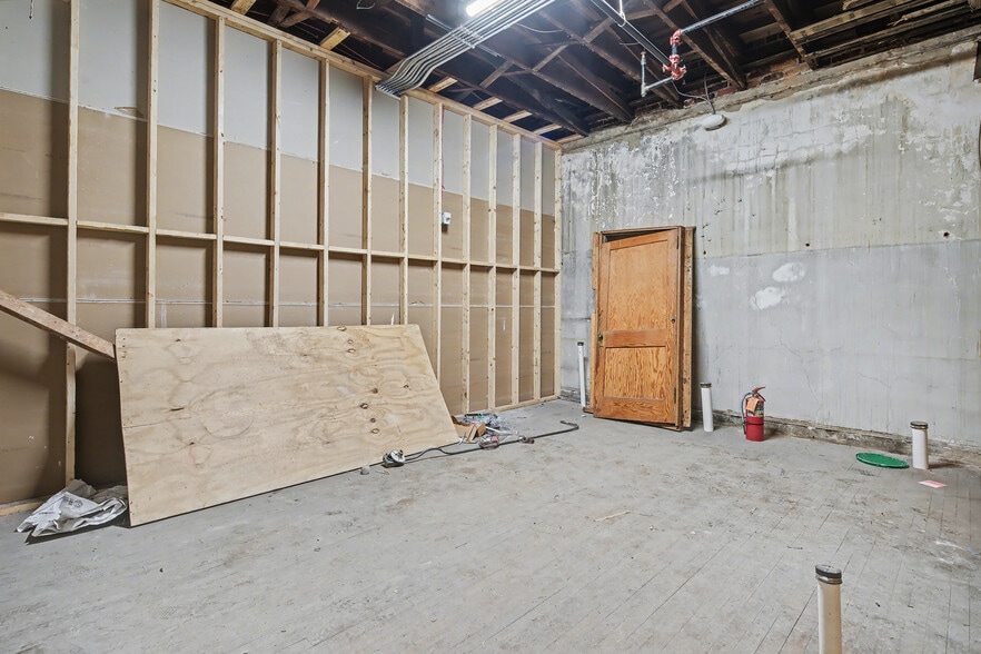 More Photos Of 123-125 Hay St, Fayetteville Storefront For Sale