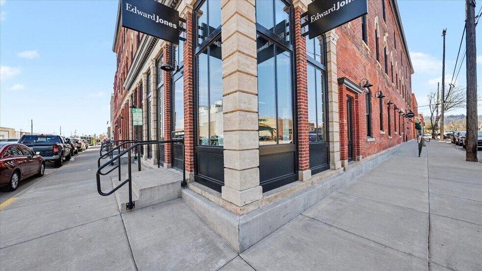 More Photos Of 102 Walnut St, Winona Office Residential For Sale