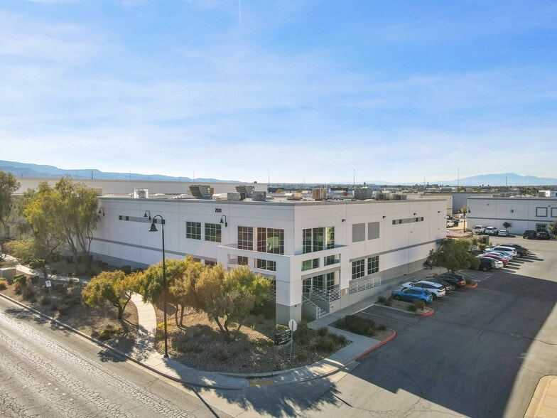 More Photos Of 7511 Eastgate Rd, Henderson Warehouse For Sale