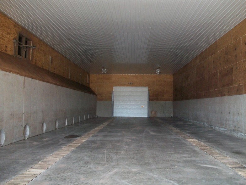 More Photos Of 31 Schwalm Rd, Tower City Warehouse For Lease