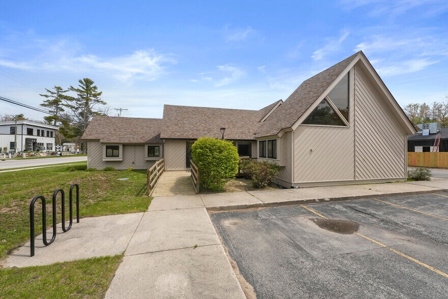 More Photos Of 5955 S Oak St, Glen Arbor Medical For Sale